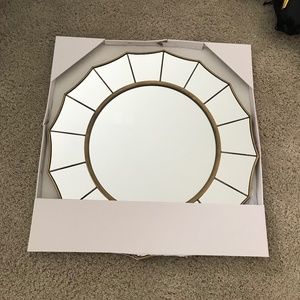 Round Mirror 24 in